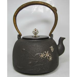 【掏寶天地】日本純銀鑲嵌老鐵壺*春意盎然鑄鐵茶壼* *鐵壺W20; 銀鑲鐵壼